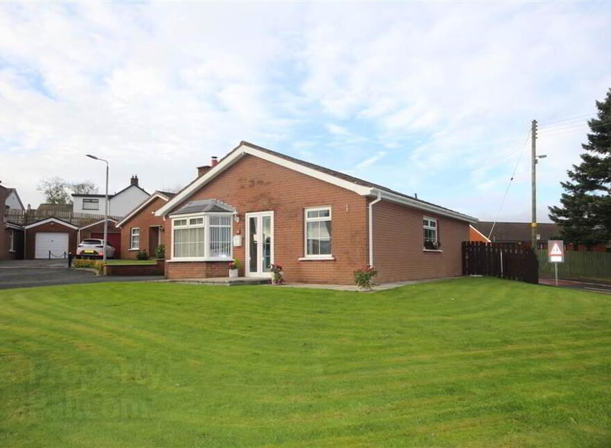 2 Magowan Park, Annahilt, Hillsborough, BT26 6AF photo