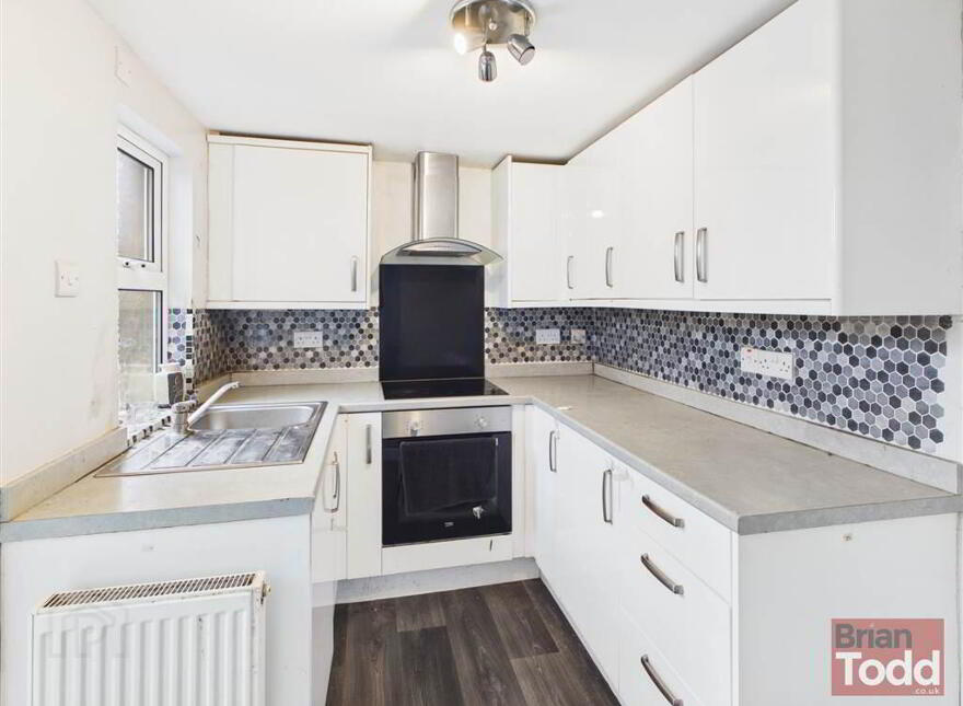 Laharna Avenue, Larne, BT40 1NF