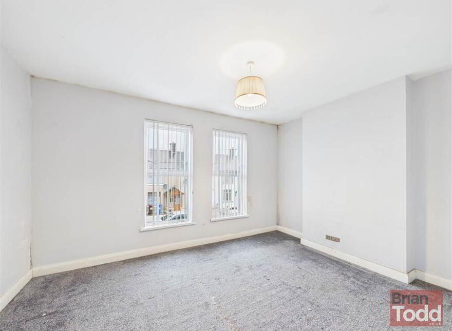 Laharna Avenue, Larne, BT40 1NF