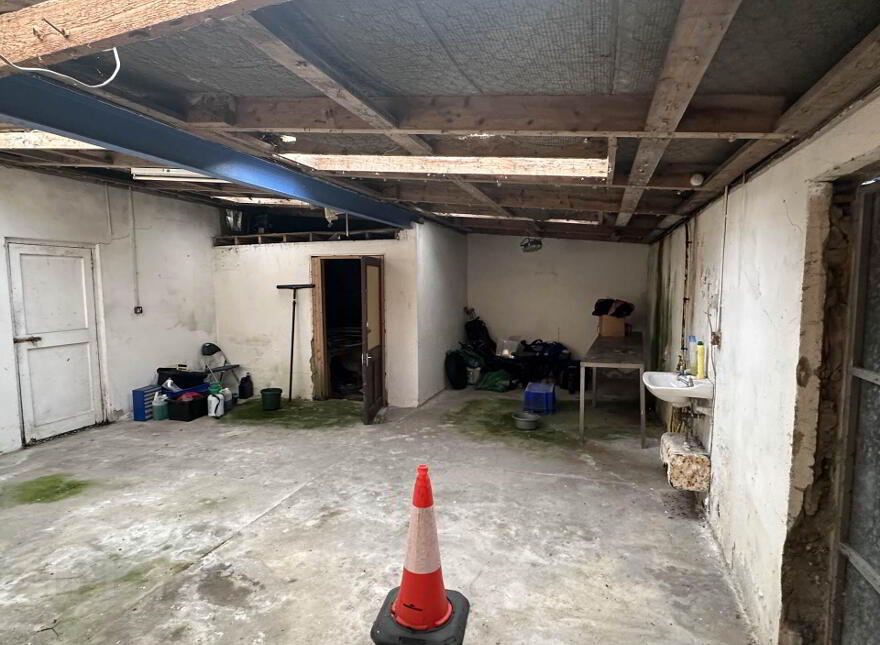 Mews Lane, Off James Street, Moville, F93Y2F5