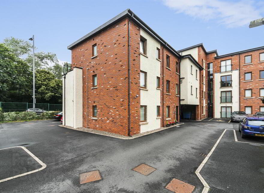 Apt 5, 2a Summerhill Avenue, Belfast, BT5 7HD photo