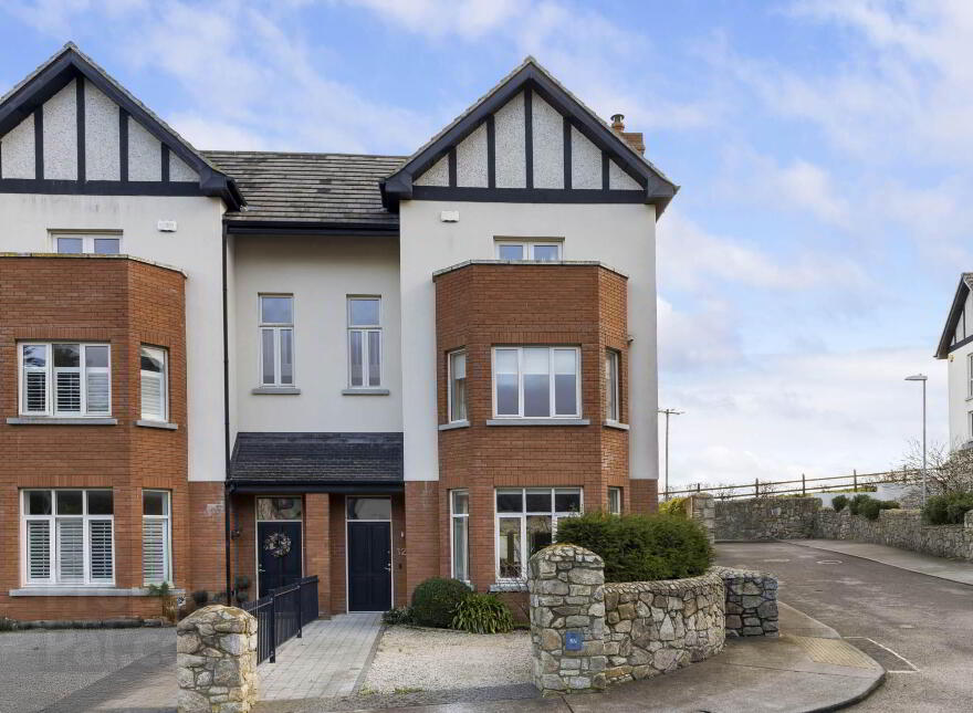 12 Knockcree, Glenamuck Road, Carrickmines, Dublin, D18D4A2 photo