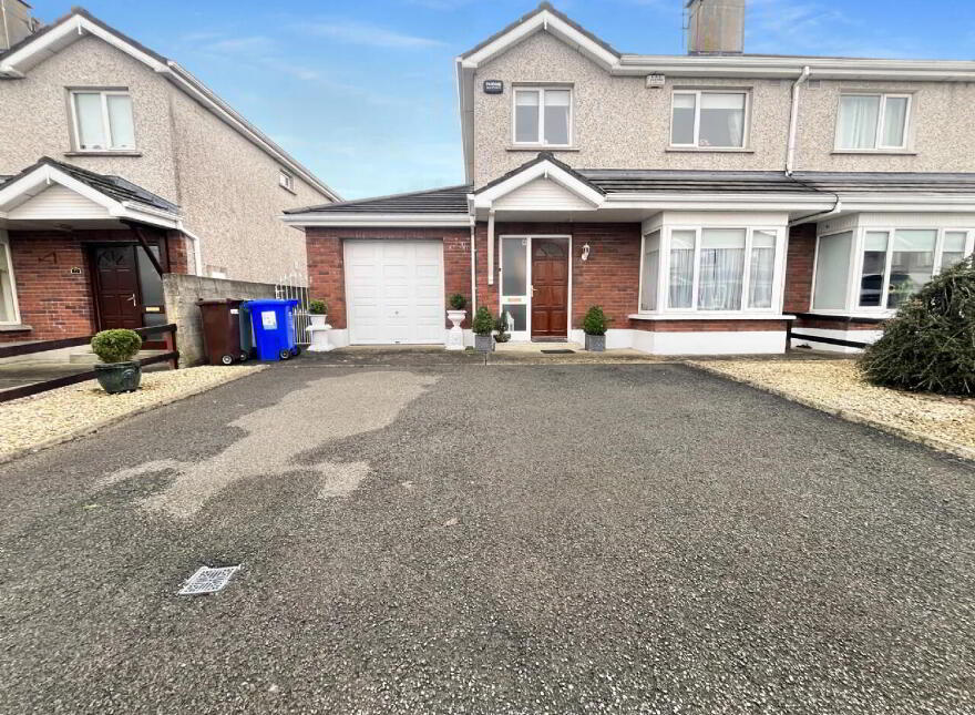 26 Radharc Darach, Nenagh, E45E293 photo