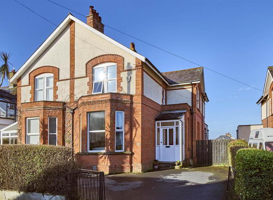 35 Clifton Road, Bangor, BT20 5EP photo