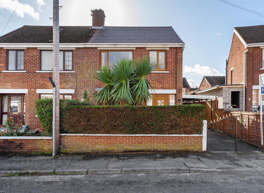 5 Stockmans Crescent, Andersonstown, Belfast, BT11 9AW photo