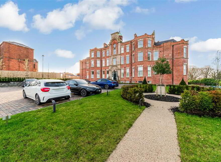 Apt 18 6 Admin House, Lady Ishbel, The Boulevard, Belvoir Park, Belfast, BT8 8SJ