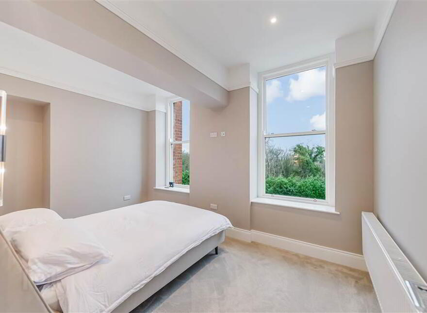 Apt 18 6 Admin House, Lady Ishbel, The Boulevard, Belvoir Park, Belfast, BT8 8SJ