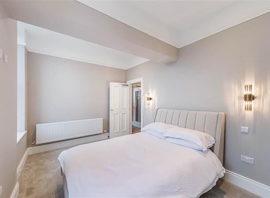 Apt 18 6 Admin House, Lady Ishbel, The Boulevard, Belvoir Park, Belfast, BT8 8SJ