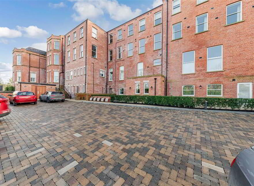 Apt 18 6 Admin House, Lady Ishbel, The Boulevard, Belvoir Park, Belfast, BT8 8SJ