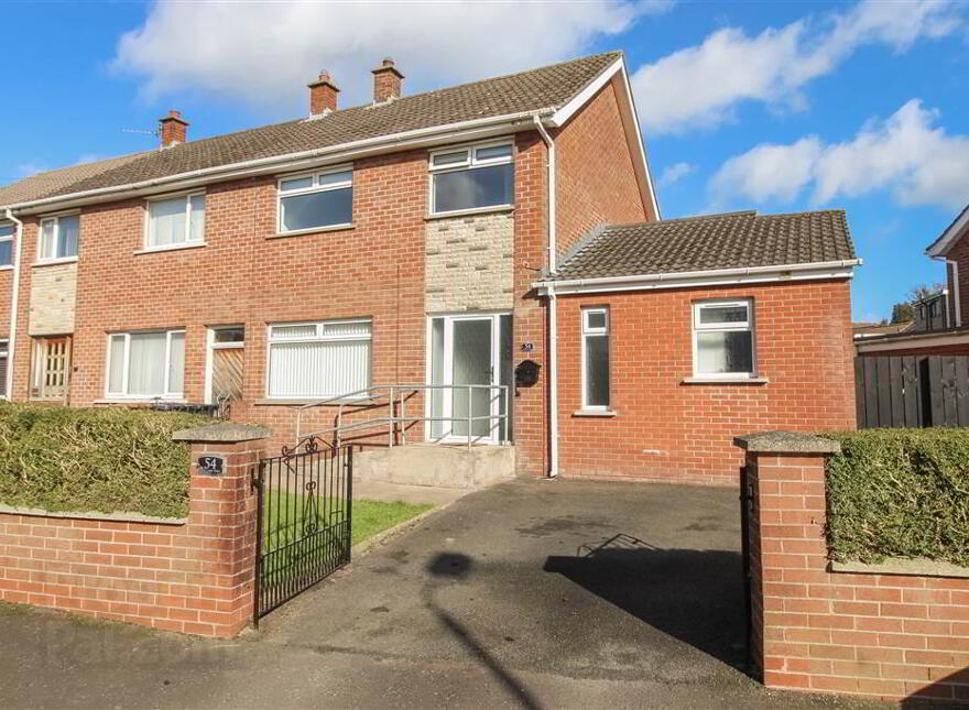 54 Dunleady Park, Dundonald, Belfast, BT16 1JX photo