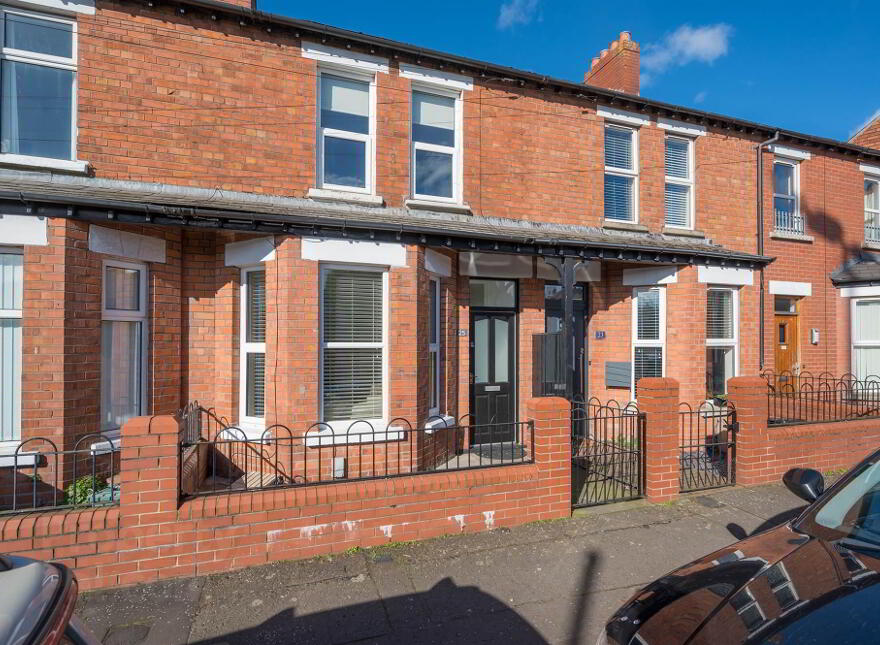 25 Dundela Crescent, Belfast, BT4 3BN photo