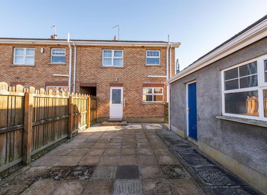 42 Woodvale, Dromore, Dromara, BT25 2JA