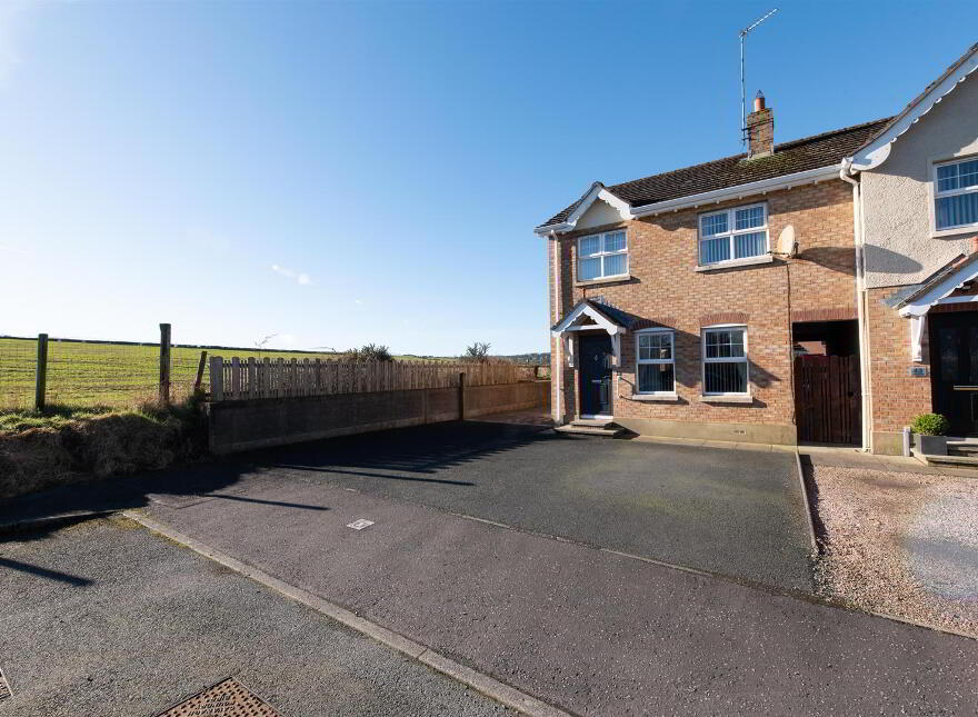 42 Woodvale, Dromore, Dromara, BT25 2JA