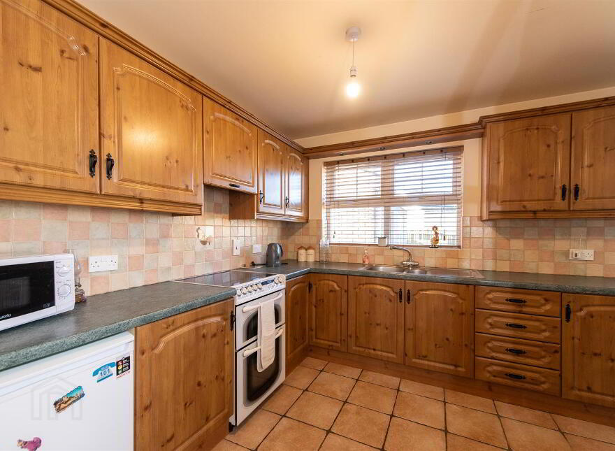 42 Woodvale, Dromore, Dromara, BT25 2JA