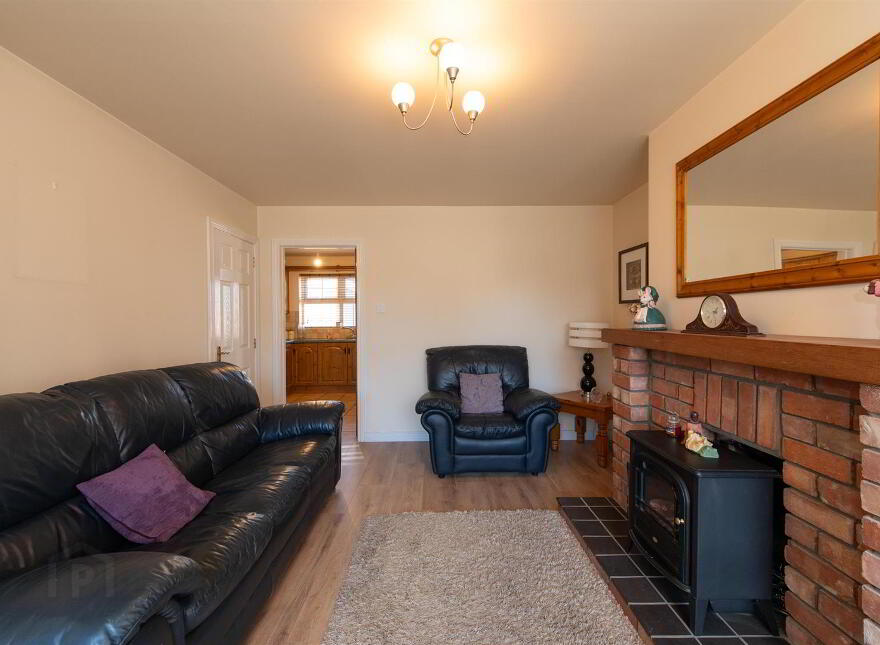42 Woodvale, Dromore, Dromara, BT25 2JA