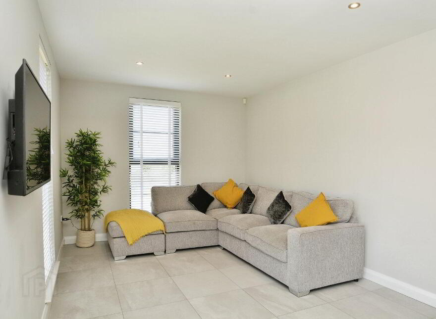 6 Ballymullan Manor, Lisburn, BT27 5WT