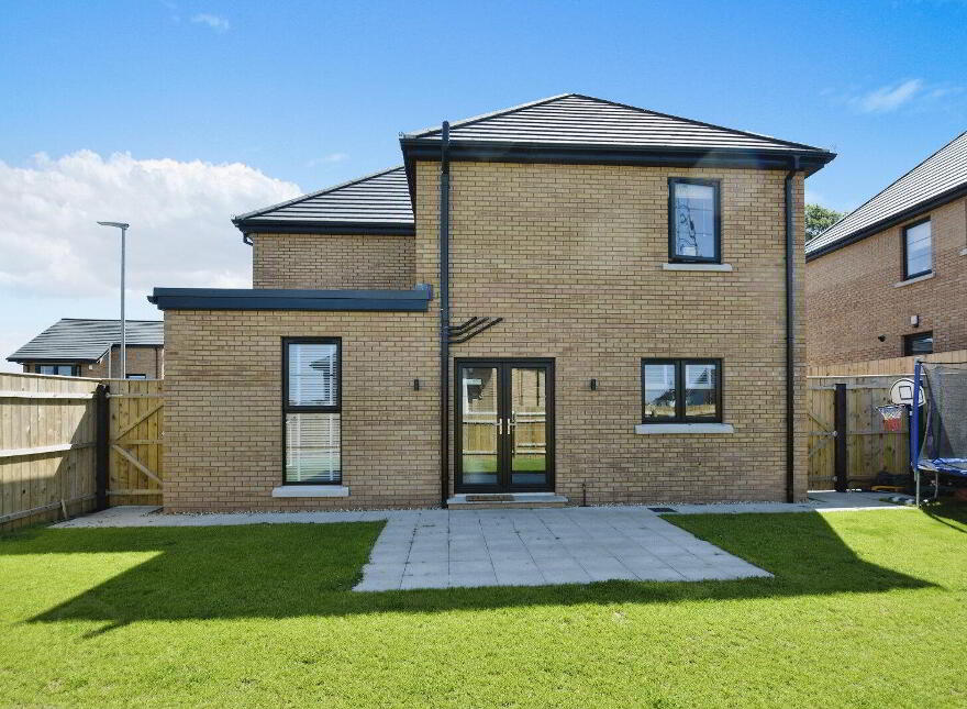 6 Ballymullan Manor, Lisburn, BT27 5WT