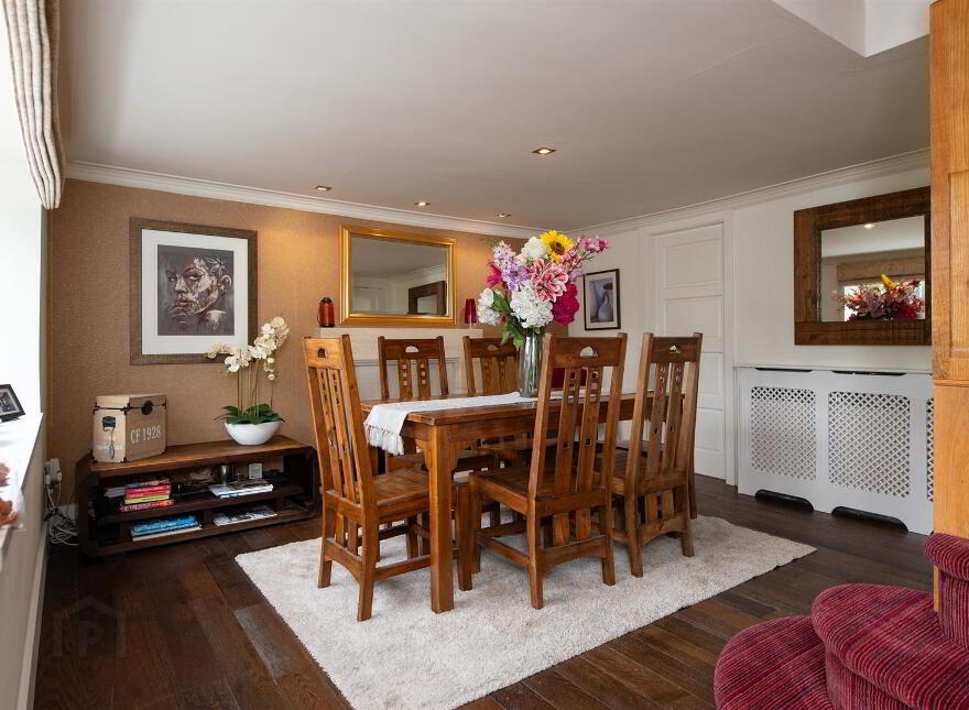 54 Cherryhill Road, Ballynahinch, BT24 8NW