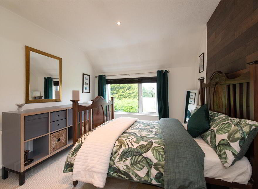 54 Cherryhill Road, Ballynahinch, BT24 8NW