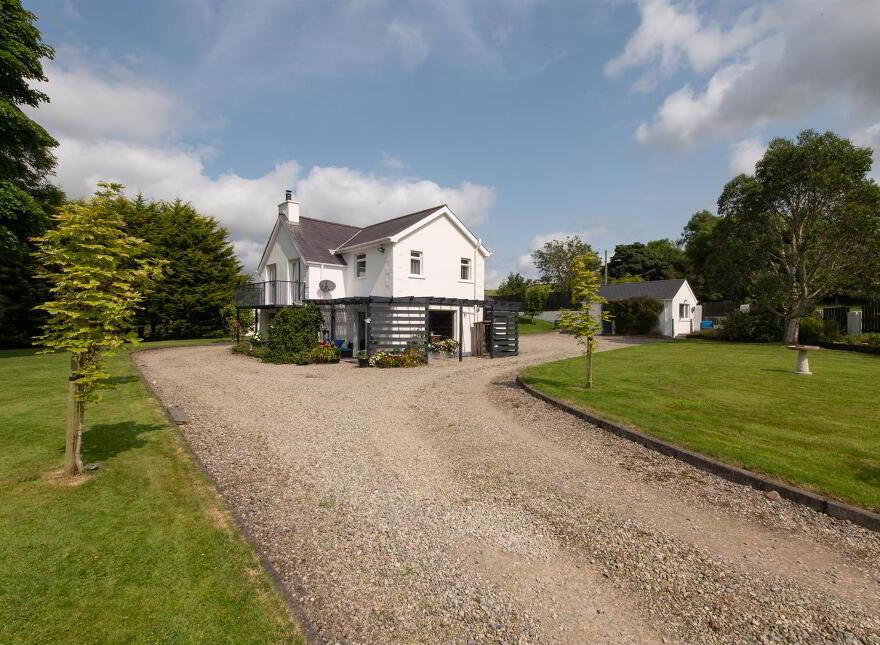 54 Cherryhill Road, Ballynahinch, BT24 8NW