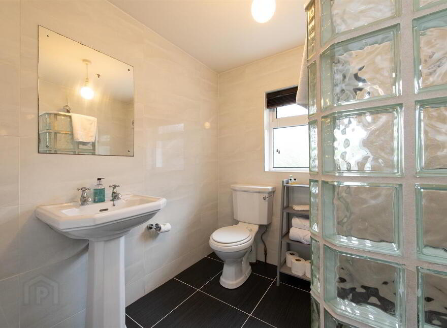 54 Cherryhill Road, Ballynahinch, BT24 8NW