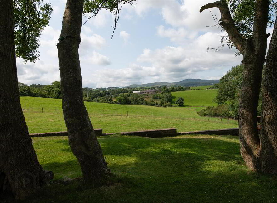 54 Cherryhill Road, Ballynahinch, BT24 8NW