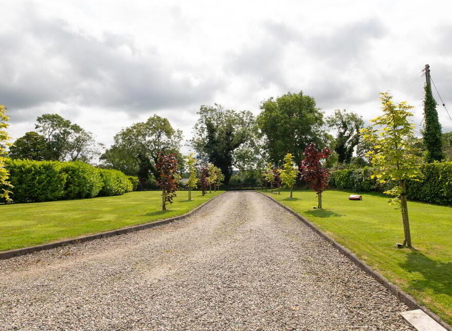 54 Cherryhill Road, Ballynahinch, BT24 8NW