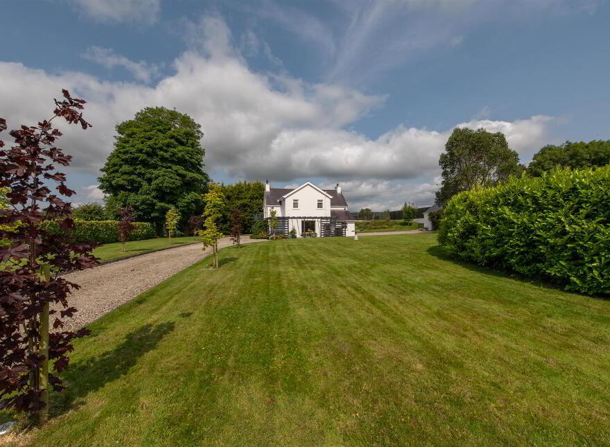 54 Cherryhill Road, Ballynahinch, BT24 8NW