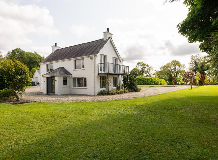 54 Cherryhill Road, Ballynahinch, BT24 8NW