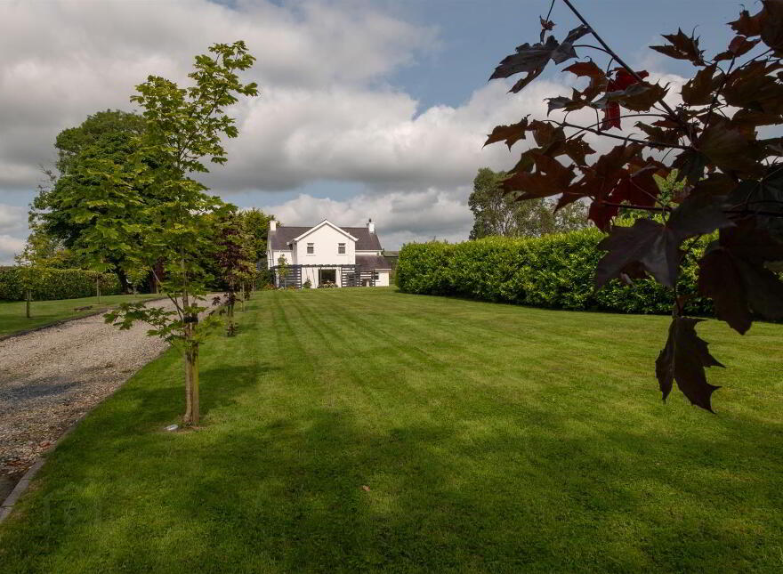 54 Cherryhill Road, Ballynahinch, BT24 8NW