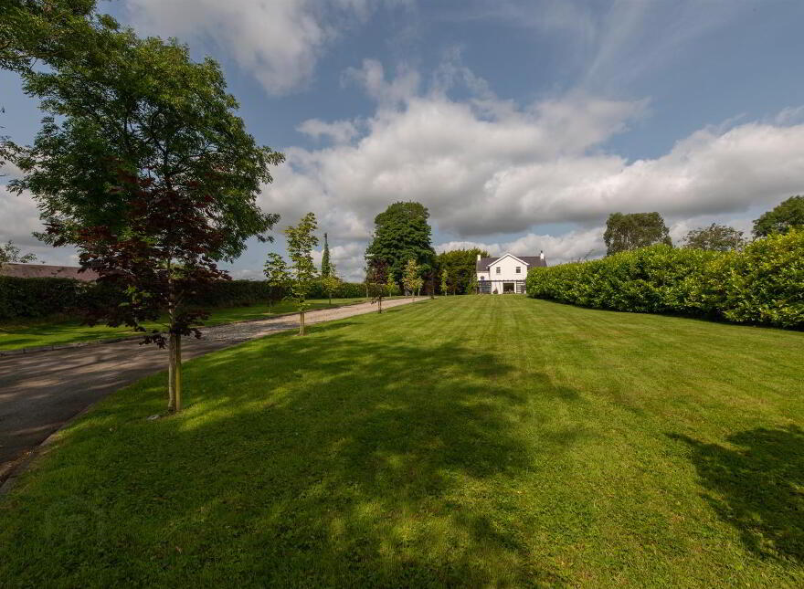 54 Cherryhill Road, Ballynahinch, BT24 8NW