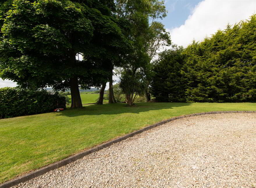 54 Cherryhill Road, Ballynahinch, BT24 8NW