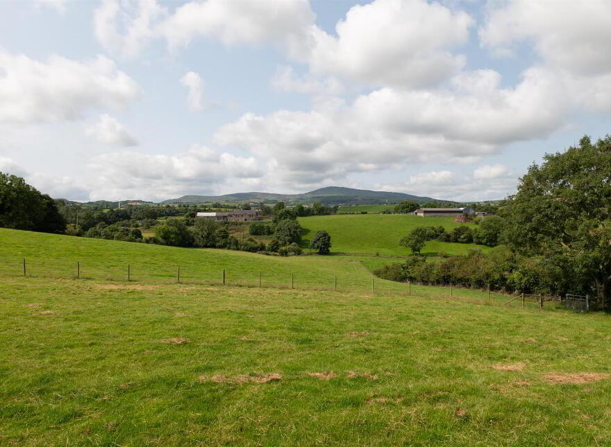 54 Cherryhill Road, Ballynahinch, BT24 8NW