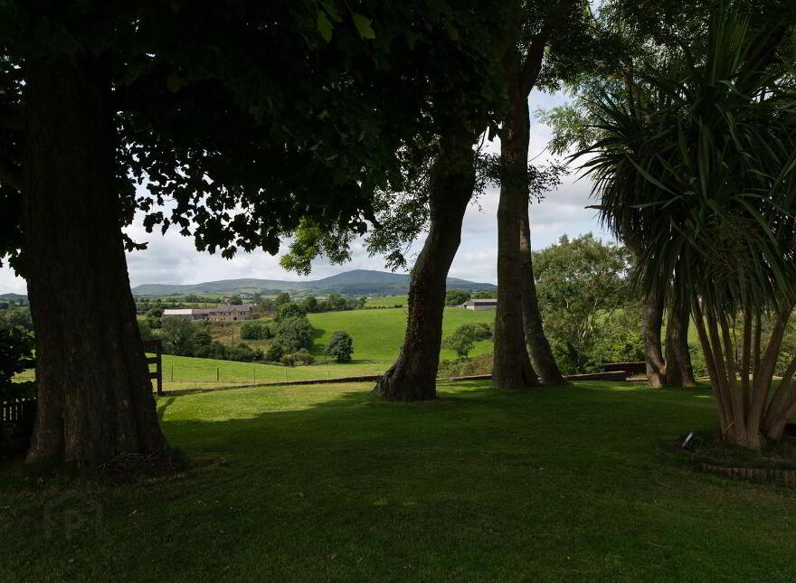 54 Cherryhill Road, Ballynahinch, BT24 8NW