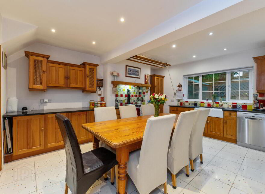 87 Church Road, Holywood, BT18 9BY