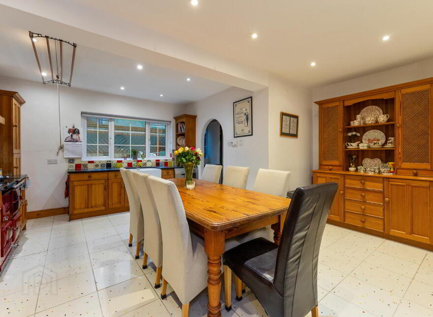 87 Church Road, Holywood, BT18 9BY