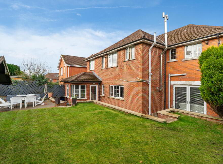 87 Church Road, Holywood, BT18 9BY