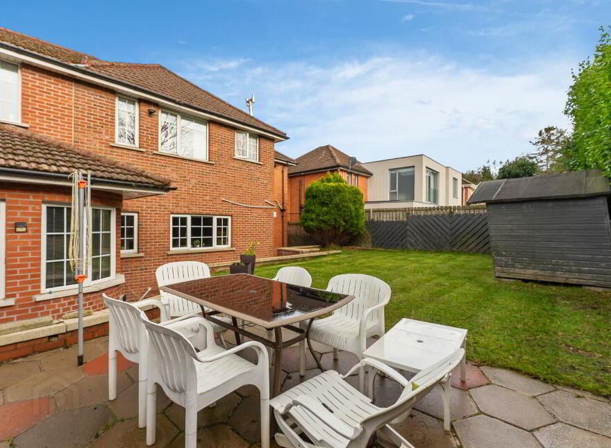87 Church Road, Holywood, BT18 9BY