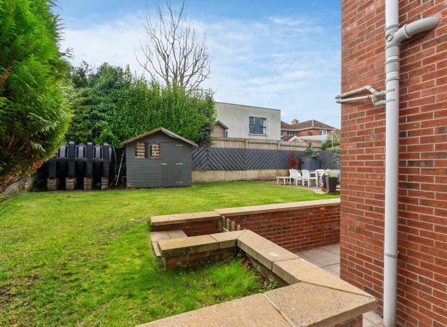 87 Church Road, Holywood, BT18 9BY