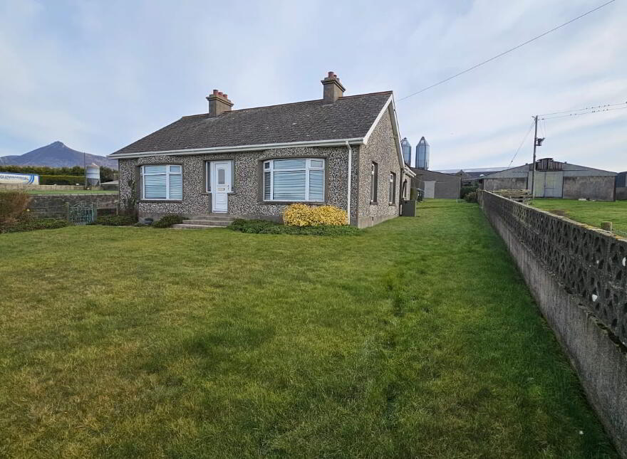 112 Carrigenagh Road, Kilkeel, BT34 4QA photo