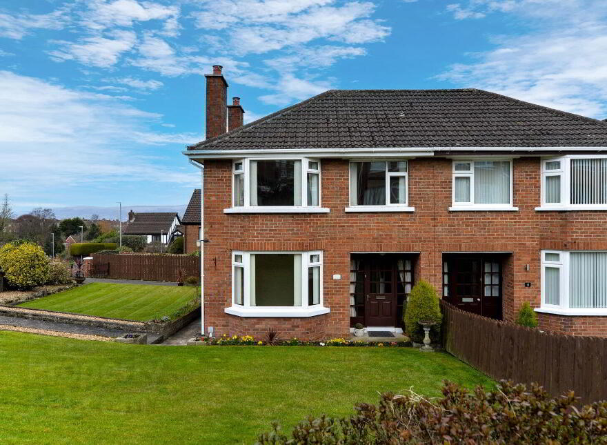 2 Glenview Gardens, Belfast, BT5 7LY photo