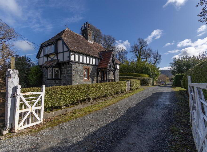 White Gate Lodge, 38 Hilltown Road, Bryansford, Newcastle, BT33 0PZ