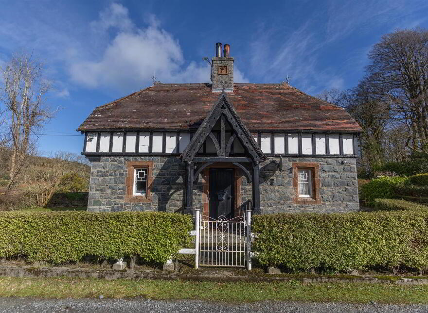 White Gate Lodge, 38 Hilltown Road, Bryansford, Newcastle, BT33 0PZ photo