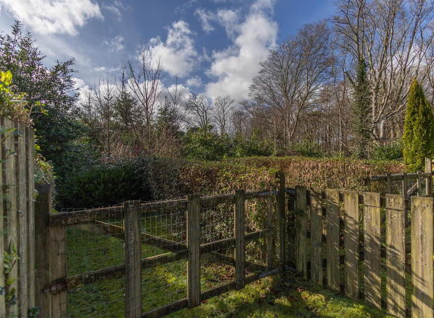 White Gate Lodge, 38 Hilltown Road, Bryansford, Newcastle, BT33 0PZ