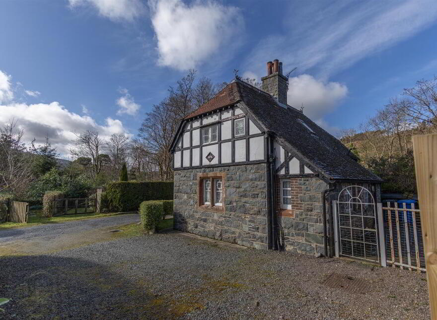 White Gate Lodge, 38 Hilltown Road, Bryansford, Newcastle, BT33 0PZ