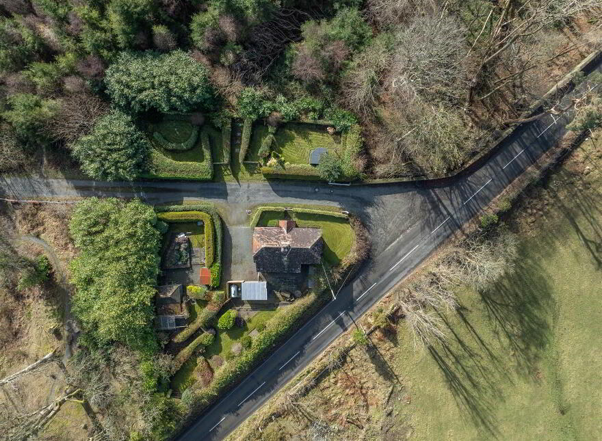 White Gate Lodge, 38 Hilltown Road, Bryansford, Newcastle, BT33 0PZ
