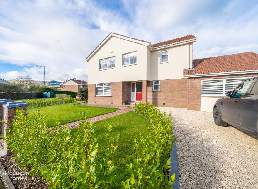 5 Croft Manor, Larne, BT40 2RU photo