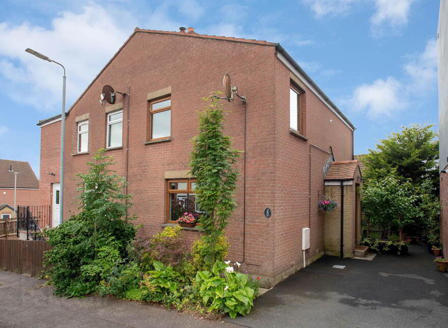 8 Knockmount Park, Belfast, BT5 6GR photo