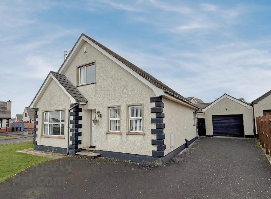 3 Primrose Gardens, Portrush, BT56 8SE photo