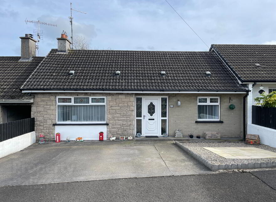 39 Stewart Avenue, Cookstown, BT80 8LE photo